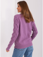 Špinavý fialový sveter s káblami a rolákom