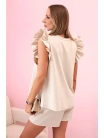 Dámska súprava s volánom - blúzka s krátkym rukávom a šortky s gumičkou béžová