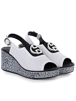 Dámske kožené sandále na platforme biele S.Barski 7014