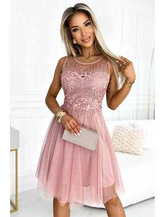 522-1 CATERINA Dámske šaty s gipurom a jemným tylom - Powder Pink 522-1 CATERINA Dámske šaty s gipurom a jemným tylom - Powder Pink