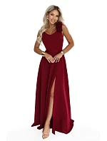 643-9 Elegantné večerné maxi šaty s rozparkom a ružami – bordové 643-9 Elegantné večerné maxi šaty s rozparkom a ružami – bordové