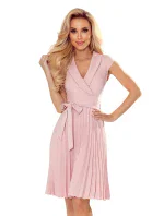 WENDY - Dámske plisované šaty v púdrovo ružovej farbe s preloženým obálkovým výstrihom 385-1