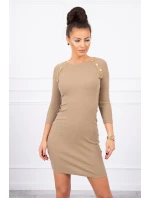 Šaty s ozdobnými gombíkmi camel