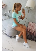 Blúzka s dámskou grafikou v mätovom odtieni Blúzka s dámskou grafikou v mätovom odtieni