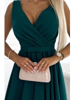 478-3 MAYA Šaty s dlhším zadným dielom, výstrihom a opaskom - BOTTLE GREEN 478-3 MAYA Šaty s dlhším zadným dielom, výstrihom a opaskom - BOTTLE GREEN