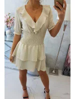 Béžové šaty do pása