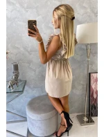 Šaty s volánmi na bokoch béžovej farby