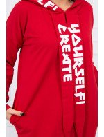 Oversize červené šaty s kapucňou