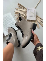 Dámske členkové topánky z lakovanej kože D A MR52 108 beige Dámske členkové topánky z lakovanej kože D A MR52 108 beige