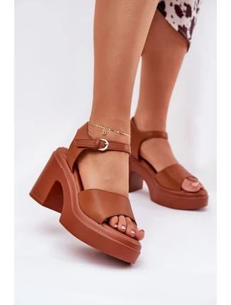 Sandały Damskie  Na Masywnym Słupku I Platformie Z Eko Skóry Camel Korlevia