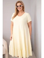 Dámske plus size šaty s krátkymi rukávmi a volánom z ľahkej viskózy žltej farby Dámske plus size šaty s krátkymi rukávmi a volánom z ľahkej viskózy žltej farby