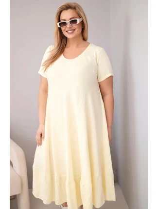 Dámske plus size šaty s krátkymi rukávmi a volánom z ľahkej viskózy žltej farby Dámske plus size šaty s krátkymi rukávmi a volánom z ľahkej viskózy žltej farby