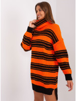 Oranžovo-čierne pruhované pletené šaty