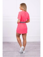 Šaty s ozdobným pásikom ružové neónové