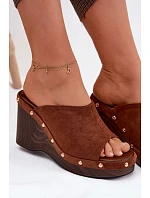 Dámské sandály na platformě z imitace semiše zlaté spony Camel Norvia