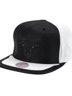 Mitchell & Ness NBA Chicago Bulls Day One Snapback Bulls Cap 6HSSMM19224-CBUWHBK