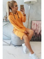 Šaty s kapucňou a bočným rázporkom broskyňové