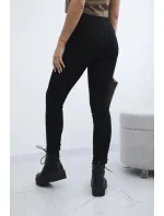 Bavlnené nohavice so zadnými vreckami čierne