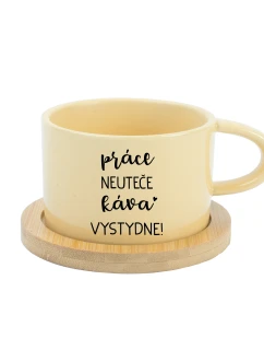 PRÁCE NEUTEČE, KÁVA VYSTYDNE! - žlutý hrníček makronka 200 ml