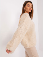 Svetlý béžový pletený sveter so širokými rukávmi