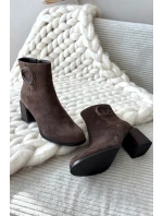 Zamszowe Botki Na Słupku Ocieplane Z Ozdobnym Detalem Artiker 57C0017 Brązowe