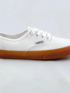 Biele tenisky s kontrastnou podrážkou (AW0212-02)