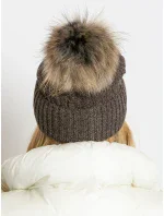 Dámska čiapka AT CZ 173501 tmavo hnedá Dámska čiapka AT CZ 173501 tmavo hnedá