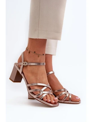 Sandále na podpätku model 195745 Krok vo veľkom štýle