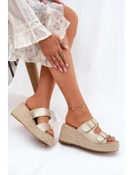 Klapki Damskie Na Koturnie Z Plecionką I Klamrami Złote Pasinea