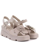 Dámske kožené sandále na platforme béžovej farby Vinceza 26-79615