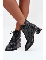 Lakierowane Botki Damskie Z Naturalnej Skóry Na Obcasie Z Kryształkami Artiker 57C0132 Szare