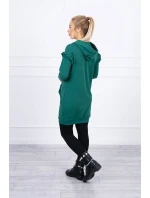 Šaty s ozdobnými volánikmi a kapucňou zelenej farby