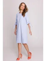 S393 Šaty áčkového strihu so zaväzovacími rukávmi - svetlomodré S393 Šaty áčkového strihu so zaväzovacími rukávmi - svetlomodré
