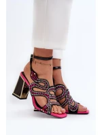 Sandále na podpätku model 196972 Vykročte štýlovo Sandále na podpätku model 196972 Vykročte štýlovo