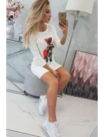 Pozoruhodné 3D grafické šaty vo farbe ecru