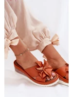 Skórzane Klapki Damskie Na Koturnie Z Ozdobnym Kwiatem Artiker 52C0505 Pomarańczowe