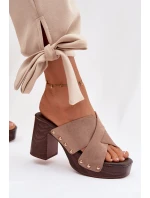 Dámské sandály na podpatku se zlatými přezkami tmavě béžové Nerelle
