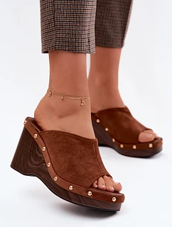 Dámske sandále na platforme z imitácie semišu so zlatou prackou Camel Norvia