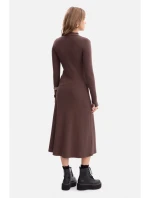 B299 Rebrované midi šaty s asymetrickým pásom - hnedé
