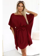 287-34 SOFIA Dámske šaty s motýlikom a viazaním v páse - Bordeaux