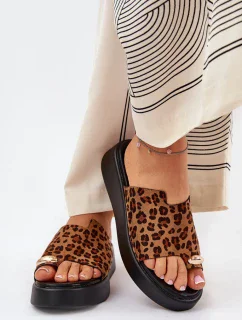 Model topánok na klinoch 209949 Krok v štýle