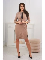 Šaty viazané pri krku tmavo béžová