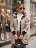 Dámska prešívaná prechodná bunda s kapucňou v kamelovej farbe od FashionStreet TY5790 Dámska prešívaná prechodná bunda s kapucňou v kamelovej farbe od FashionStreet TY5790