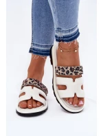 Skórzane Klapki Damskie Z Rzepem Panterka Vinceza 66769 Jasnobeżowe