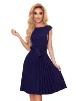 LILA - Tmavomodré dámske plisované šaty s krátkymi rukávmi 311-12