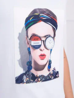 Blúzka so ženskou grafikou biela