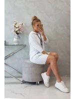 Šaty s kapucňou bielej