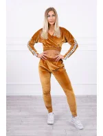 Velúrová súprava s nápisom Queen camel