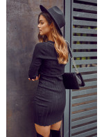 Čierne pletené šaty s ozdobným pásom