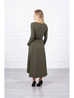 Šaty s ozdobným pásikom a khaki nápisom